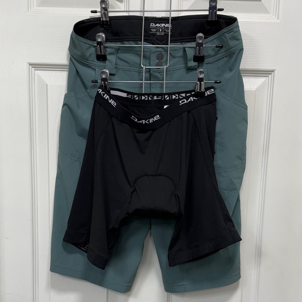 Dakine Women’s Mountain Biking Shorts with Padded spandex liner shorts